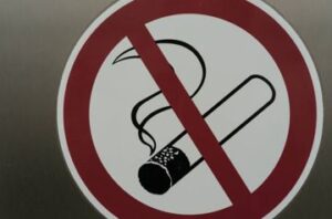 Se puede evitar fumar